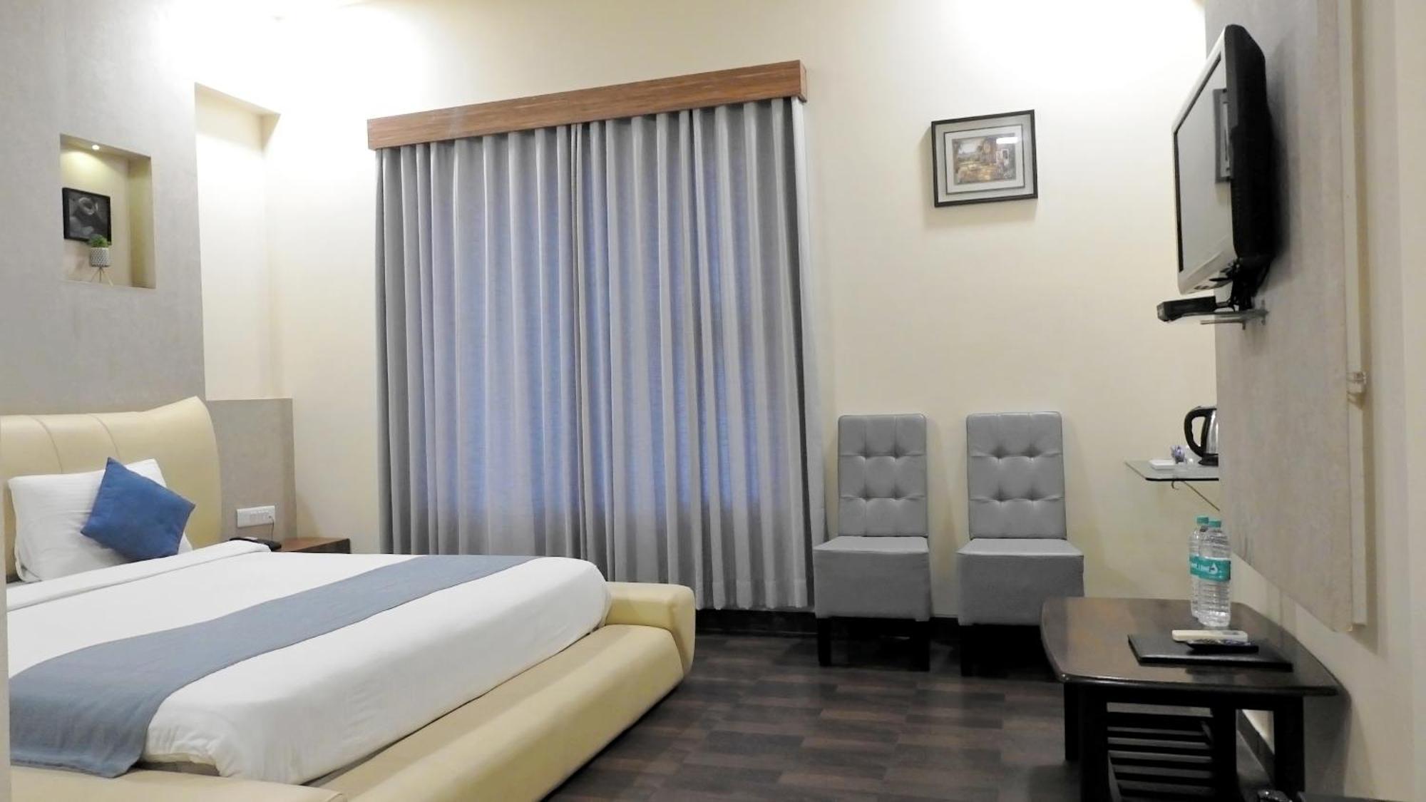 שירדי Hotel Sai Miracle מראה חיצוני תמונה