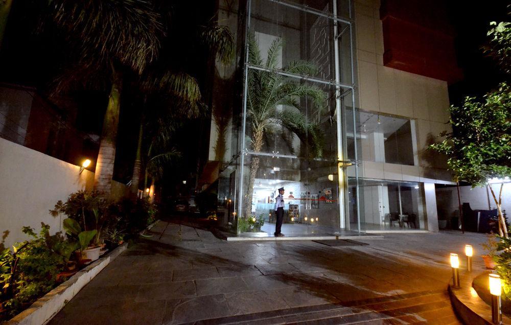 שירדי Hotel Sai Miracle מראה חיצוני תמונה