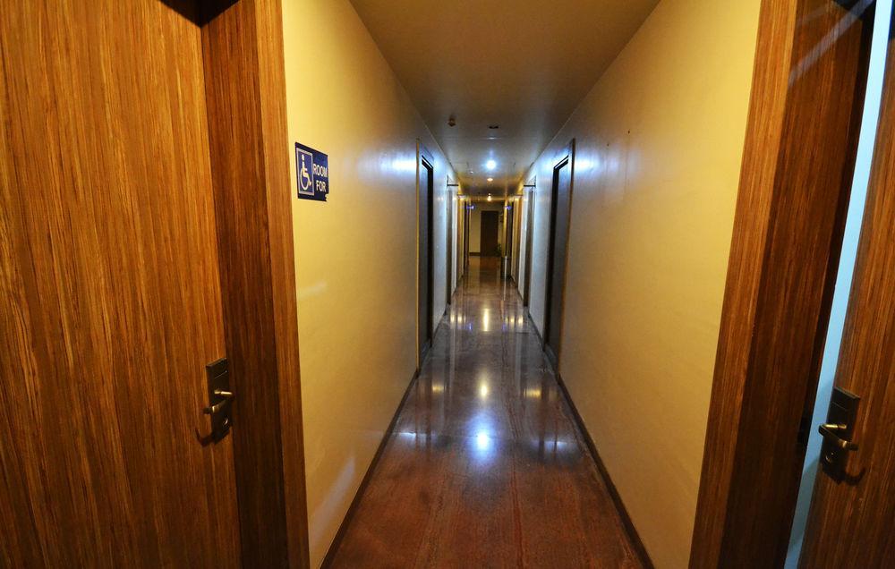 שירדי Hotel Sai Miracle מראה חיצוני תמונה