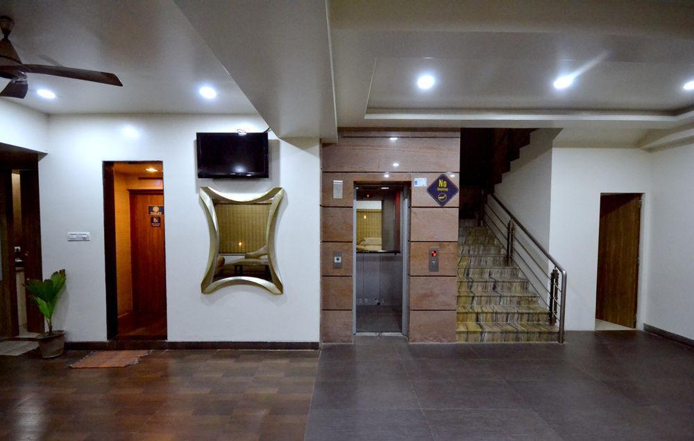 שירדי Hotel Sai Miracle מראה חיצוני תמונה