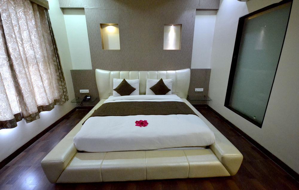 שירדי Hotel Sai Miracle מראה חיצוני תמונה